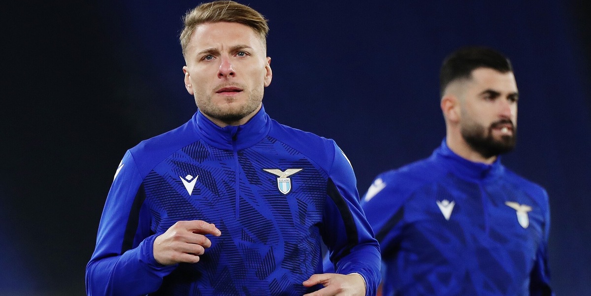 Immobile aspetta il tampone: punta il rientro e spera