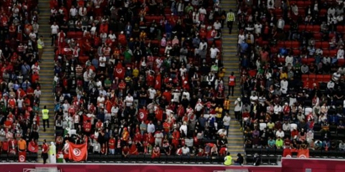 Dramma in Algeria, giocatore muore in campo dopo un contrasto