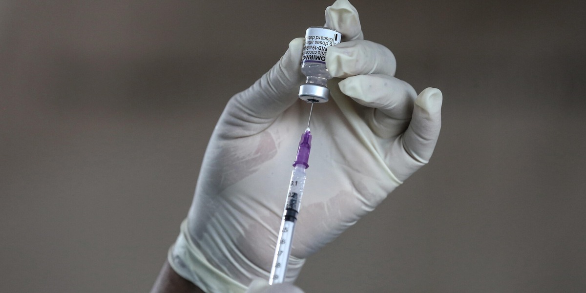 Omicron: terza dose riporta gli anticorpi ai livelli pre-variante