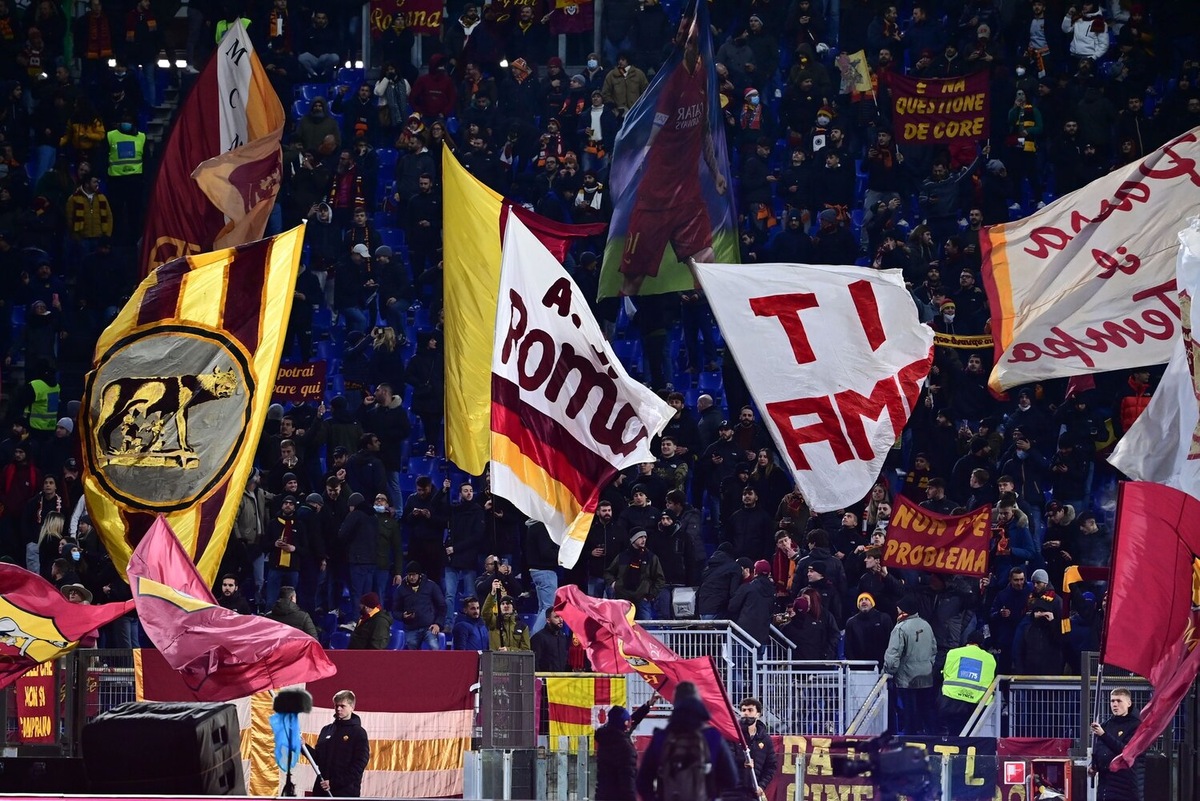 Roma, Tommaso ricoverato: il gesto dello Spezia e la promessa di Mourinho
