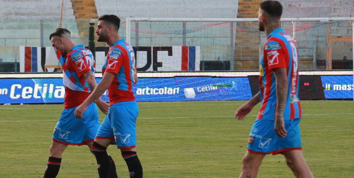 Catania, un altro caso di positività al Covid-19 fra i giocatori