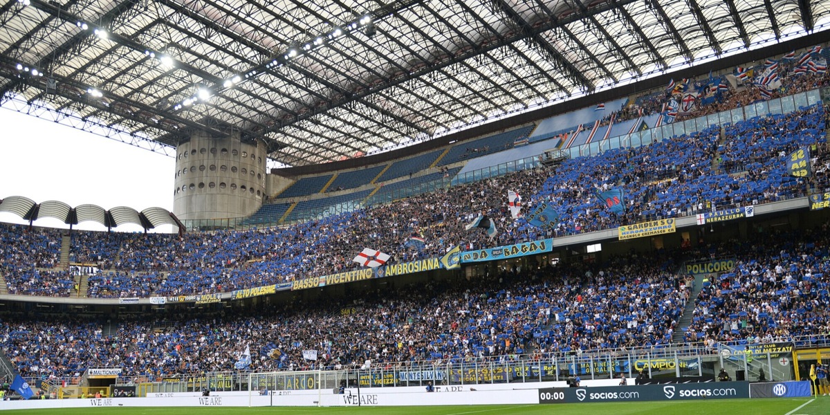 Il Barça gioca dopo l'Inter: tifosi furiosi sui social