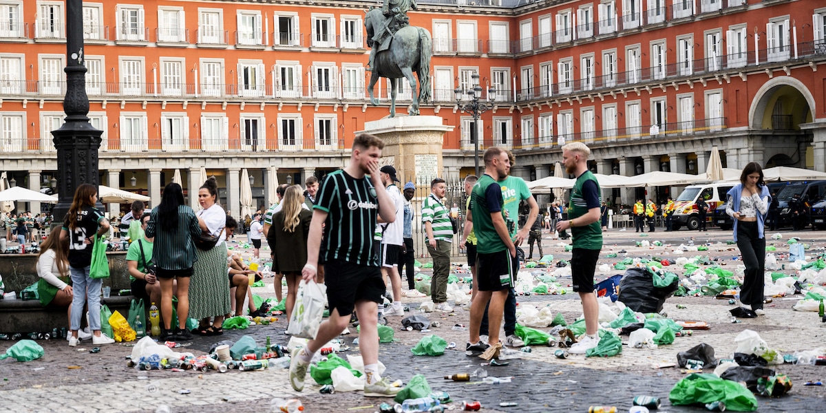 Caos a Madrid: scontri in strada tra i tifosi del Celtic e la polizia