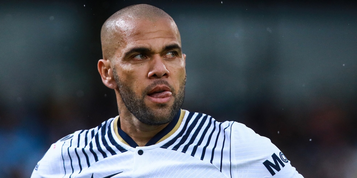 Dani Alves, le lacrime di gioia dopo la convocazione per il Mondiale