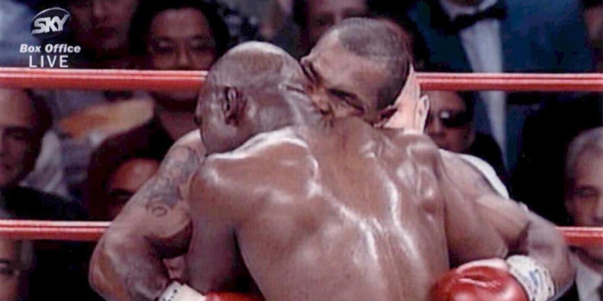 Tyson, dal morso sul ring alle caramelle all'hashish a forma di orecchio! C'è di mezzo anche Holyfield