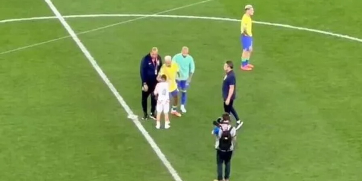Neymar dopo l’eliminazione: l’incredibile gesto verso il figlio di un avversario