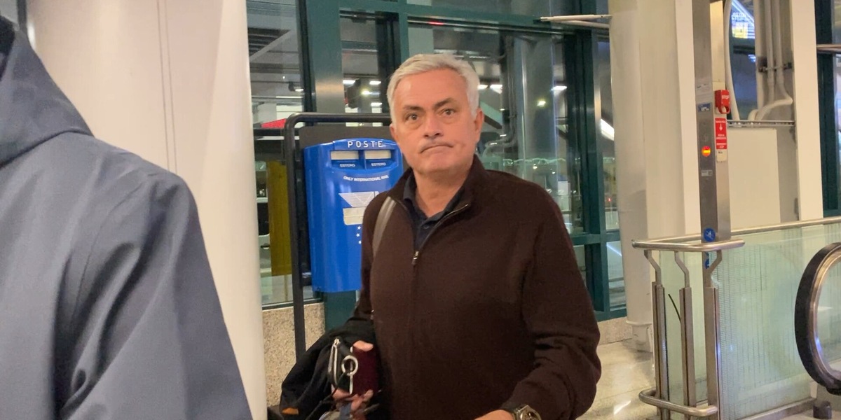 Mourinho sbarca a Roma: “Karsdorp? Voi mi conoscete”