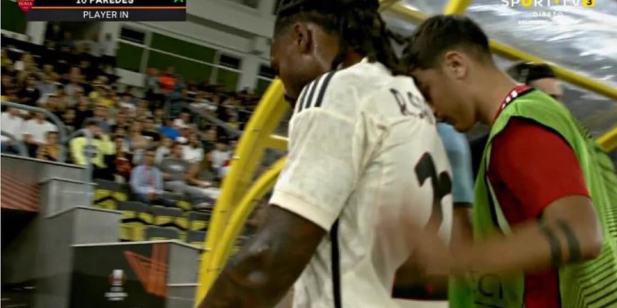 Dybala consola Renato Sanches dopo l'infortunio: la foto diventa virale