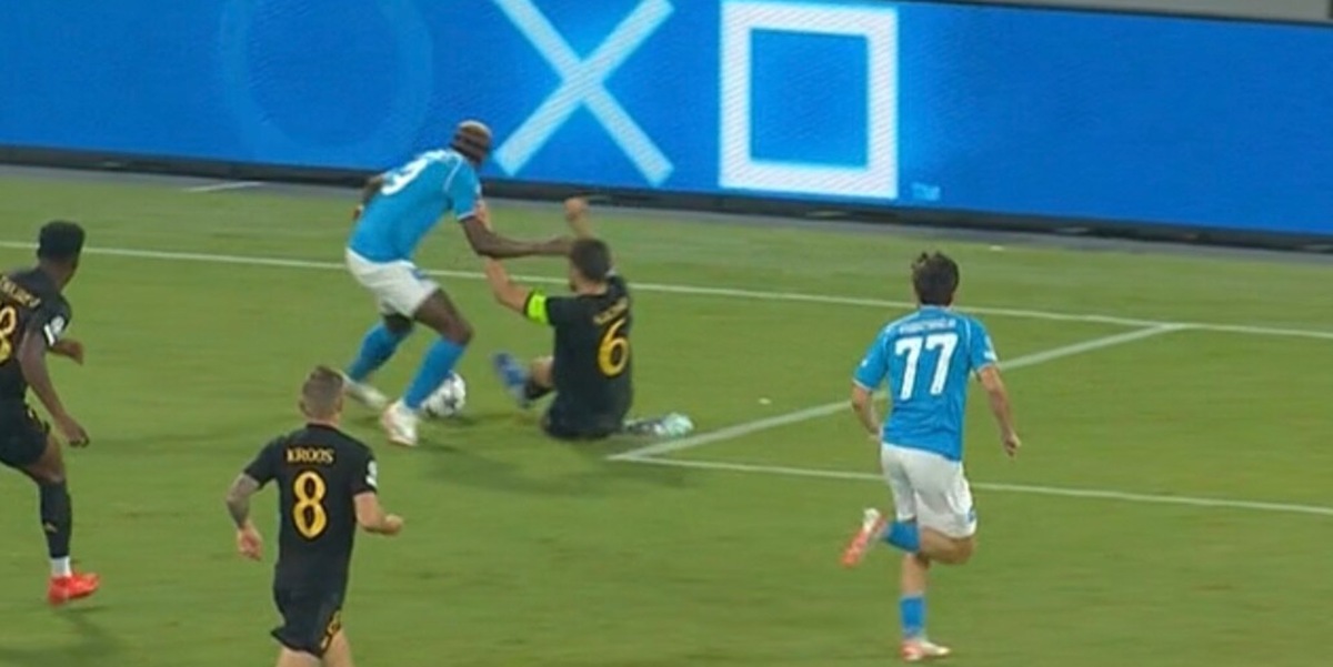 Moviola Napoli-Real Madrid, il rigore è giusto: cosa dice il regolamento