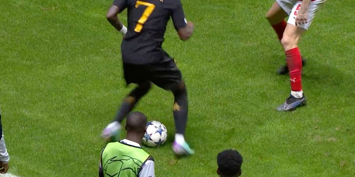 Vinicius e il numero impossibile: 15 secondi di finte a palla ferma durante Braga-Real!