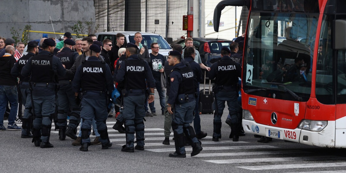 Scontri a Napoli, stangata per i tifosi dell'Union: la decisione del Questore