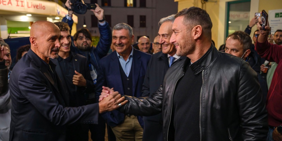 Totti e Spalletti, ci siamo: arriva l'abbraccio. C'è la frase del ct