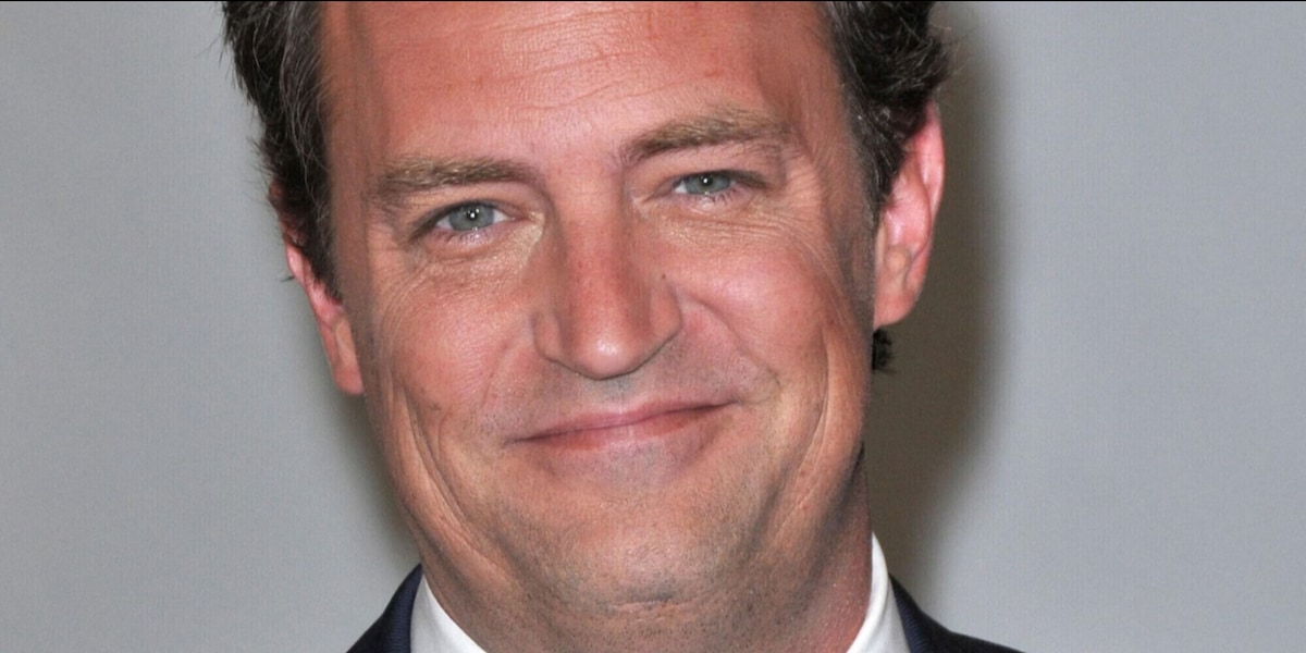 Come è morto Matthew Perry di "Friends", l'autopsia dice tutto. C'entra la droga
