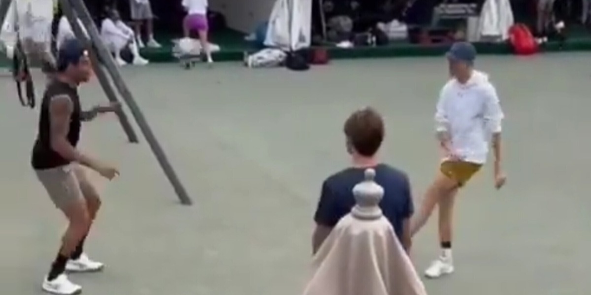 Sinner contro Berrettini: a Wimbledon la sfida inizia con il calcio