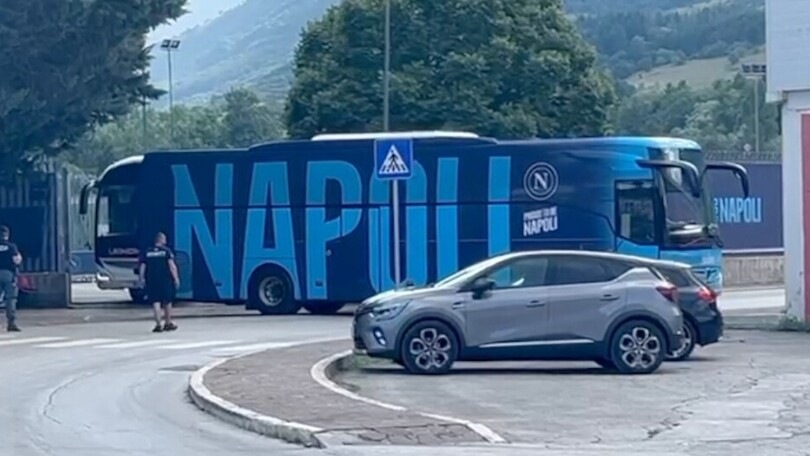 Il Napoli lascia Castel di Sangro e va in ritiro a Pozzuoli