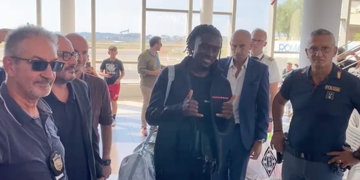 Koné è sbarcato a Roma: ora le visite e la firma