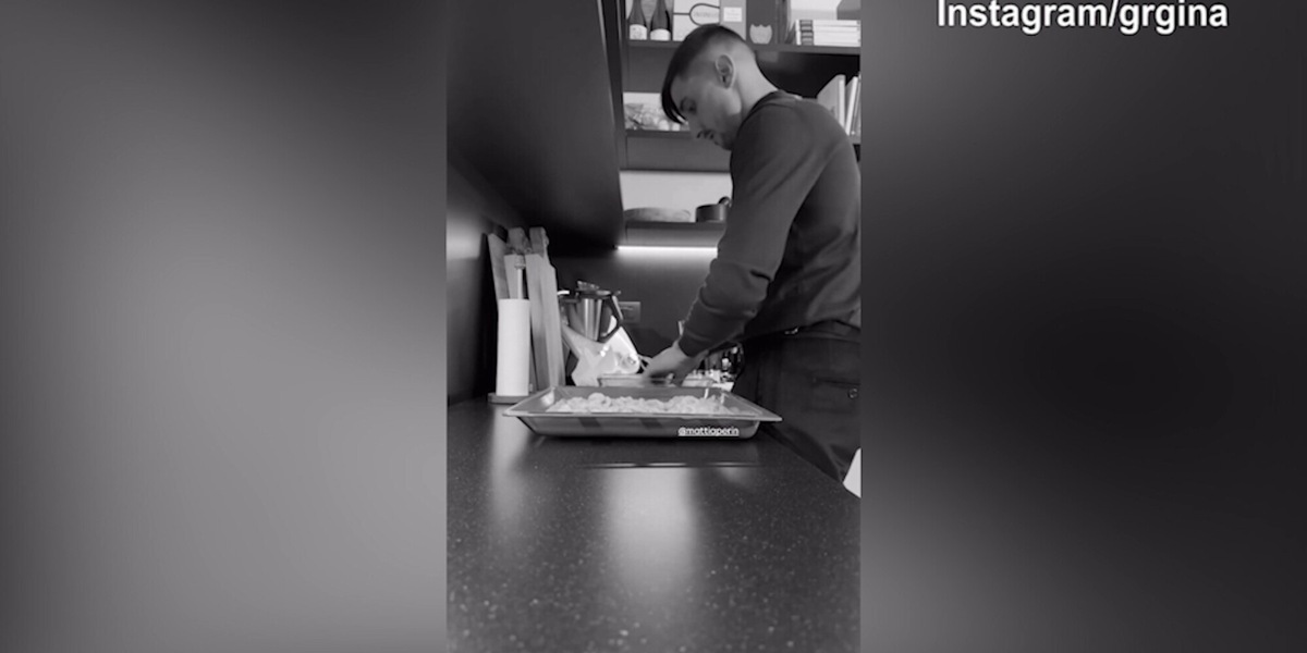 Juventus, guarda Perin come lavora in...cucina