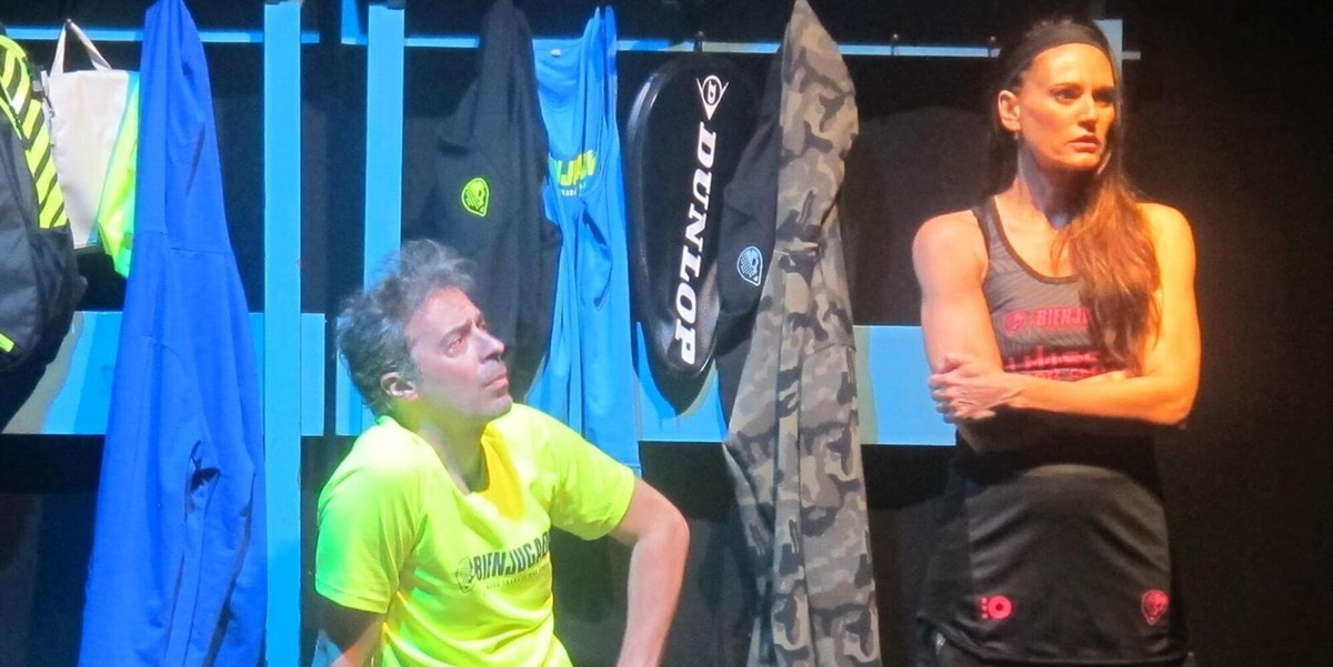 Il padel arriva anche a teatro