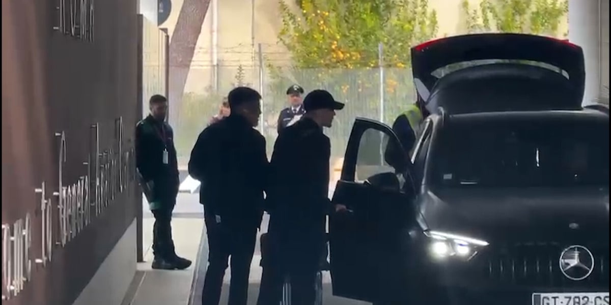 Roma, Le Fée saluta e vola a Sunderland