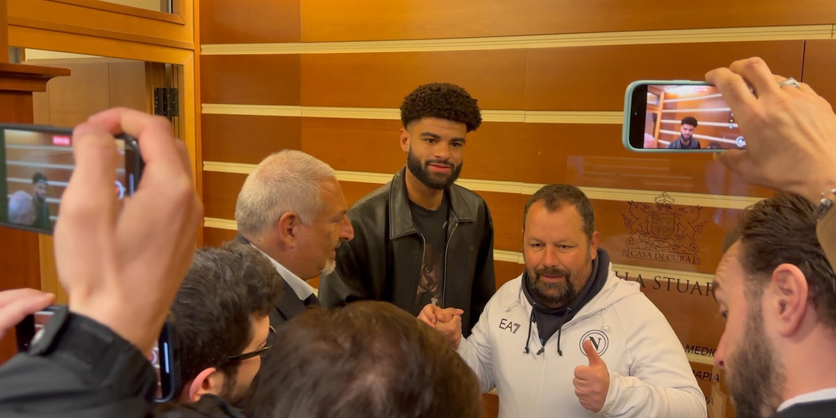 Napoli, visite mediche per Billing