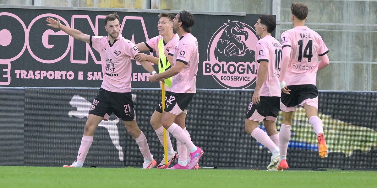 Serie B, il Palermo vince ancora. Otto gol in Sassuolo-Sudtirol
