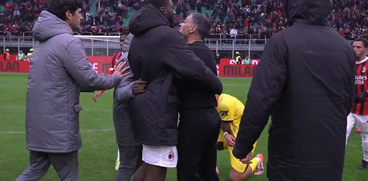 Conceicao a muso duro con Calabria dopo Milan-Parma: cosa è successo in diretta e i motivi della lite