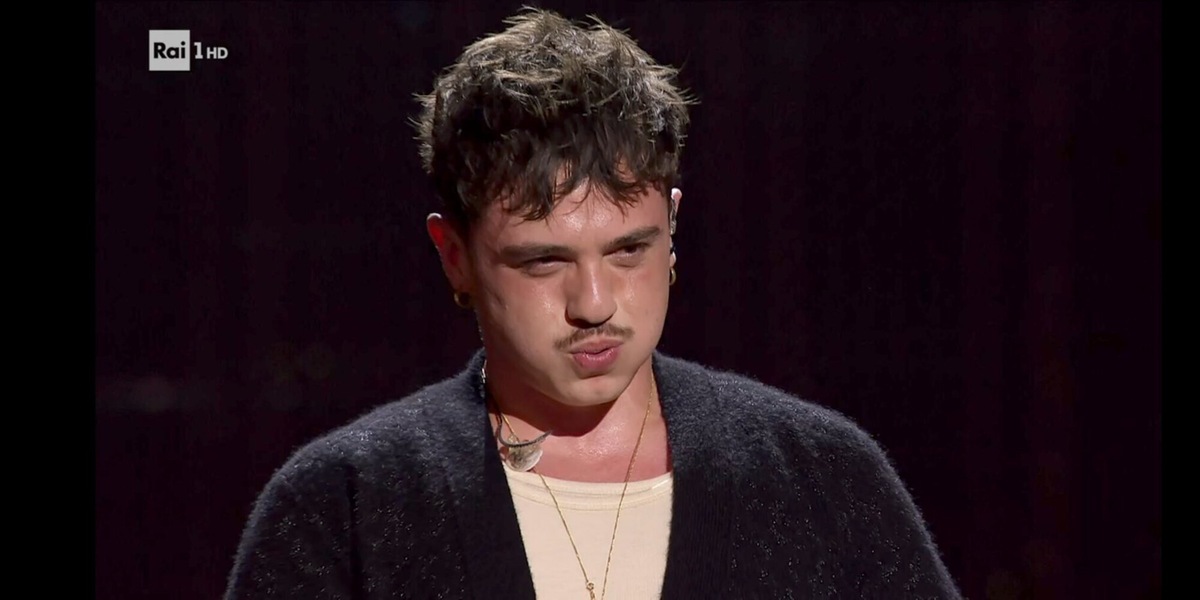 Olly e la reazione alla standing ovation dell’Ariston: le lacrime inaspettate