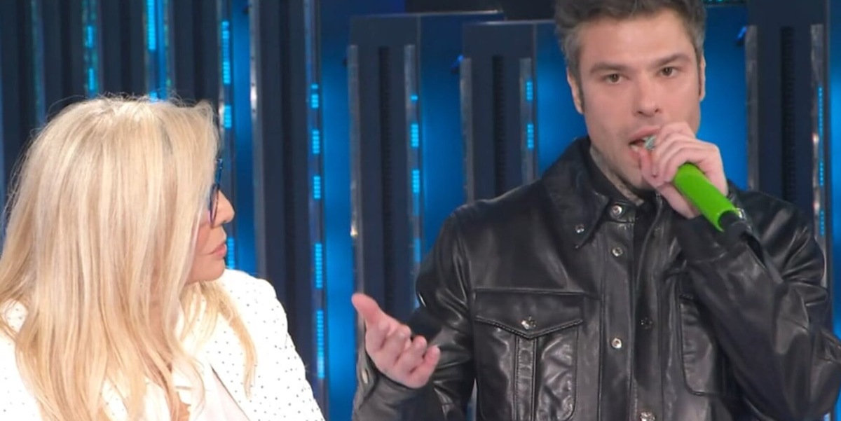 Fedez in tv dopo Sanremo: "Sono finito in mani sbagliate". E svela un segreto sulla "bella stronza"