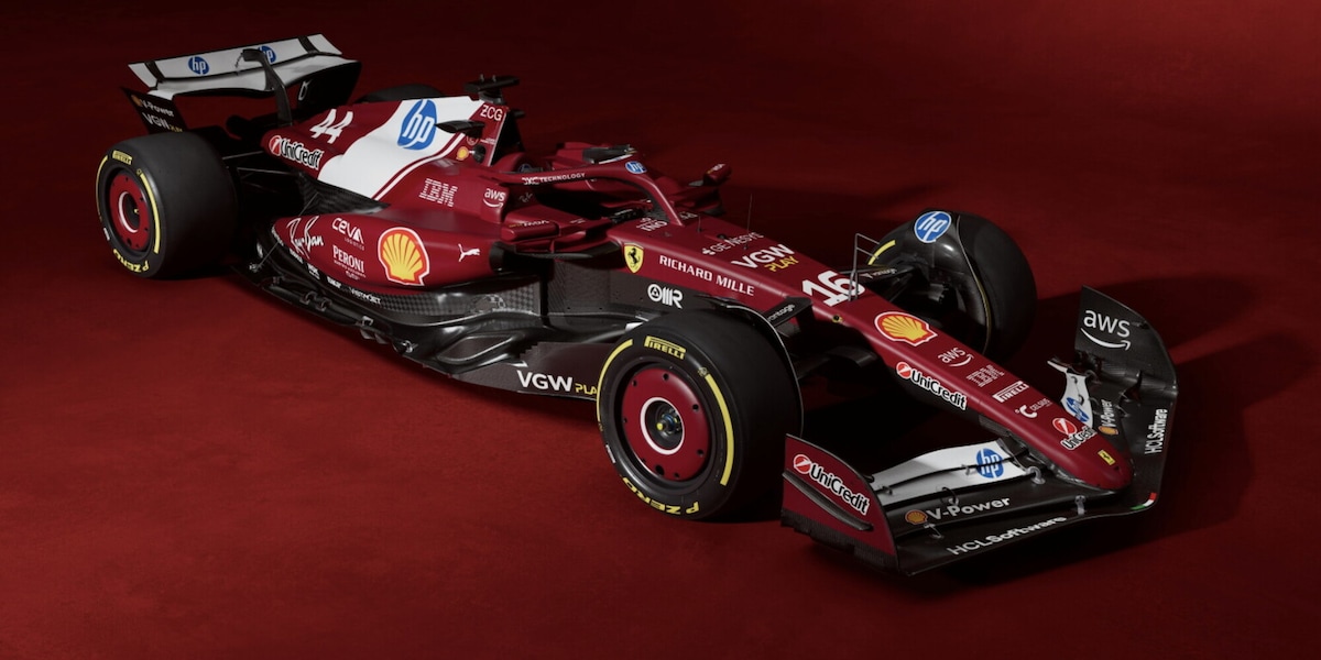 Ferrari, ecco la nuova SF-25 di Hamilton e Leclerc: la livrea presentata a Londra all'evento F1