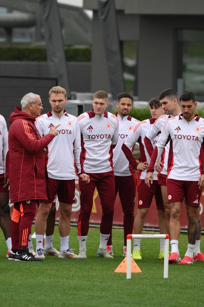 Roma, la probabile formazione anti-Porto. Lazio: gli auguri social a Immobile