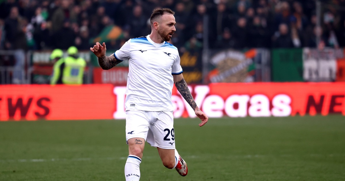 Lazio, Lazzari indica la strada: "Ecco cosa serve per battere l'Inter"