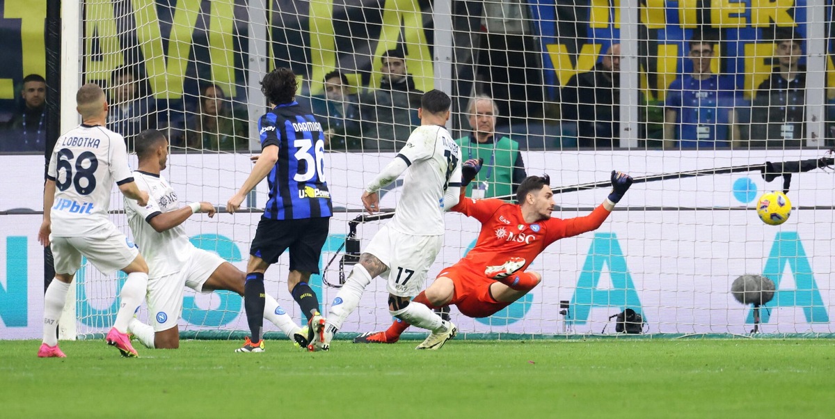Napoli-Inter, sfida alla pari. Lautaro favorito in chiave "MVP"