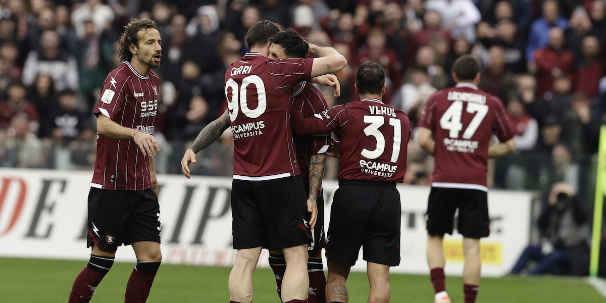 Salernitana, guizzo salvezza con il Modena. Cremonese, poker al Catanzaro
