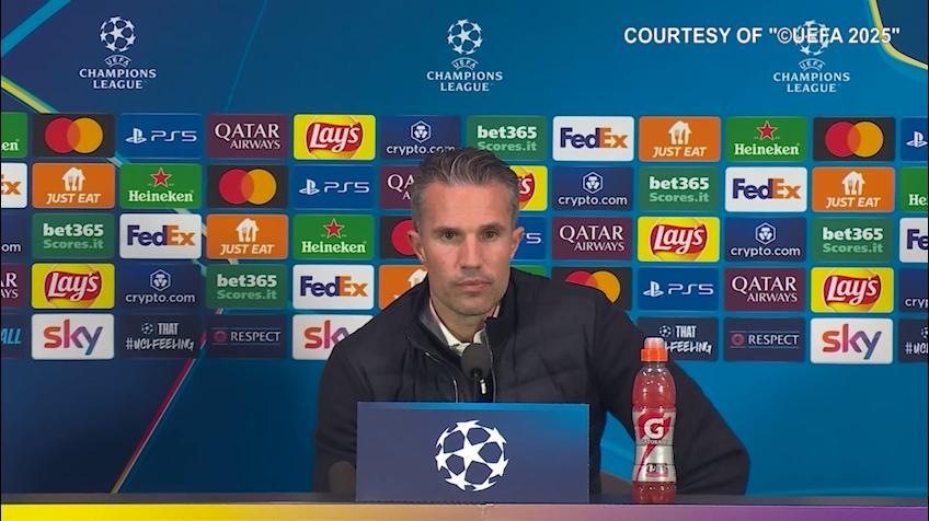 Van Persie: "Il rigore del 2-1 mi sembra dubbio..."