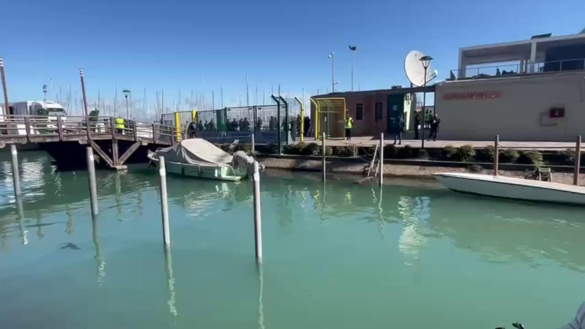 Venezia-Napoli, Conte e la squadra arrivano al Penzo: l'entusiasmo dei tifosi