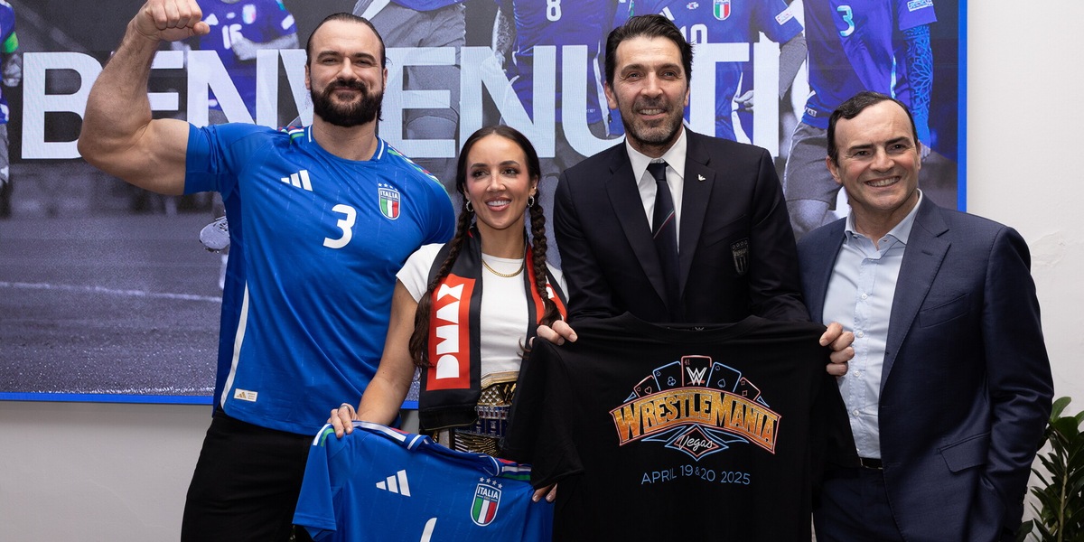 Le superstar della WWE a San Siro per Italia-Germania, Buffon protagonista