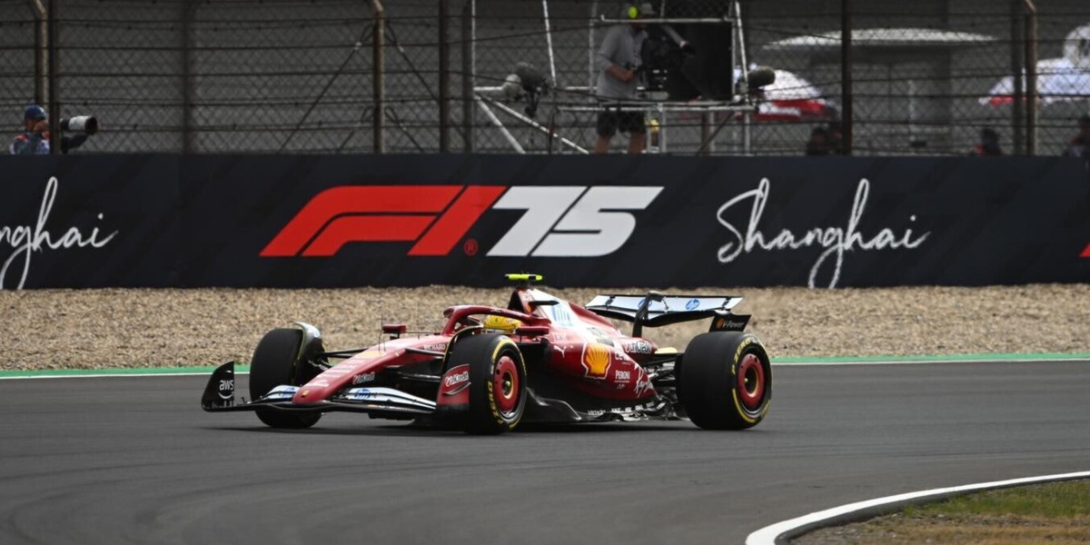 Il clamoroso caso del team radio mancato tra Hamilton e Ferrari, arrivano le scuse dopo il Gp di Cina: "Non volevamo..."