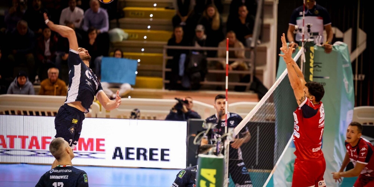 Milano-Civitanova e Cisterna-Trento in campo per Gara 4