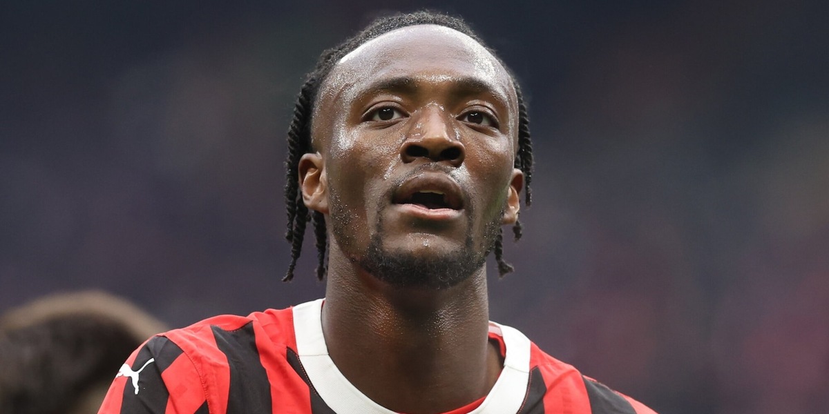 Milan, Abraham scala posizioni: la scelta di Conceiçao