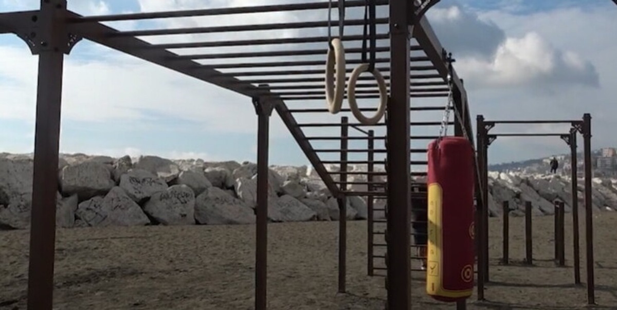 Mappatella Gym, la palestra gratis alla Rotonda Diaz sul lungomare di Napoli