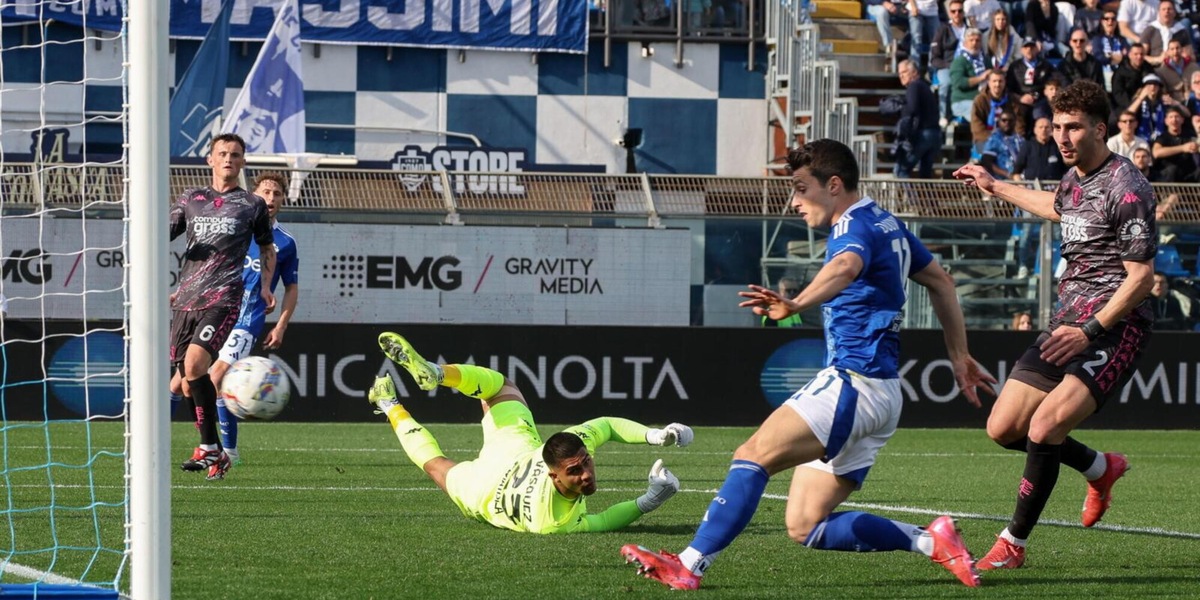 Como-Empoli 1-1, emozioni al Sinigaglia: botta e risposta tra Douvikas e Kouamé