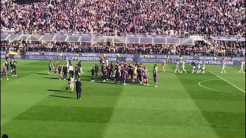 Fiorentina, che festa al Franchi dopo la vittoria contro l’Atalanta