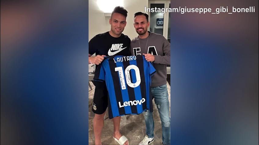 Inter, per Lautaro Martinez un maxi tatuaggio sulla schiena