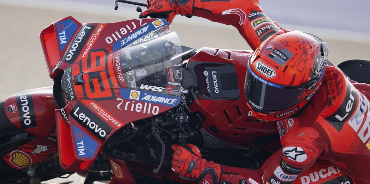 MotoGp, GP Qatar: Marc Marquez domina la gara Sprint davanti al fratello, Bagnaia solo ottavo