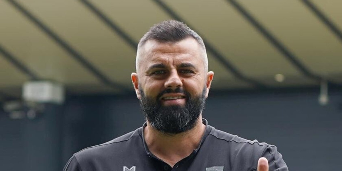 Lecce, l'ultimo saluto a Graziano Fiorita: in migliaia allo stadio Via del Mare