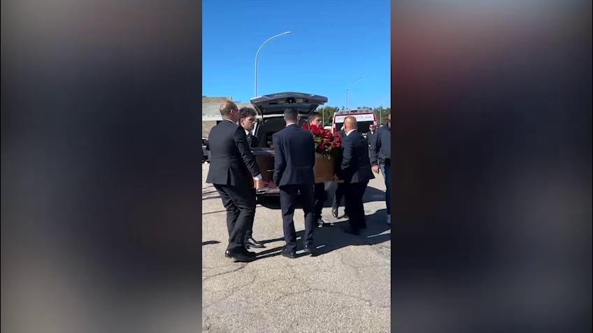 Lecce, commozione per l'ultimo saluto a Fiorita