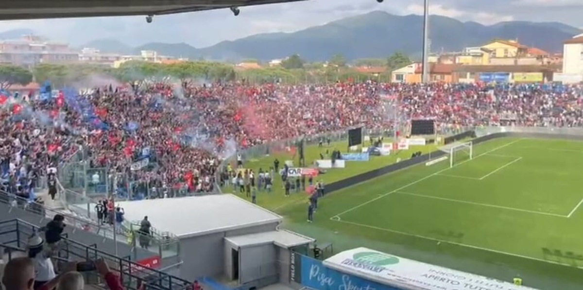 Il Pisa di Inzaghi fa la storia: promosso in Serie A dopo 34 anni. La sconfitta è indolore a Bari