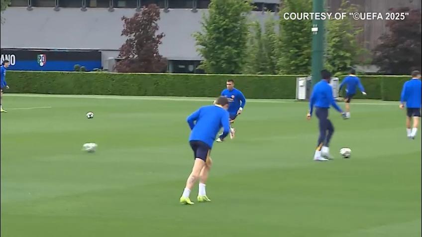 Inter, l'allenamento di Lautaro e Pavard