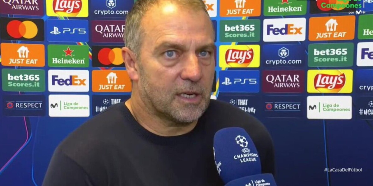 Rabbia Flick in conferenza, la frase che attacca l'arbitro Marciniak: "Quando doveva decidere..."