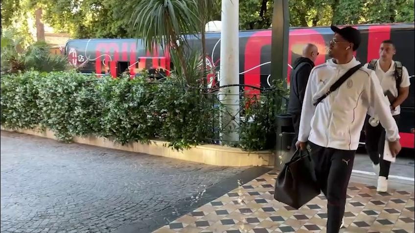Milan, l'arrivo in hotel a Roma per la finale di Coppa Italia